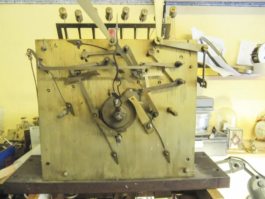 Uhrenmachermeister Bent Borwitzky Großuhrenwerkstatt in Hamburg Galerie 13