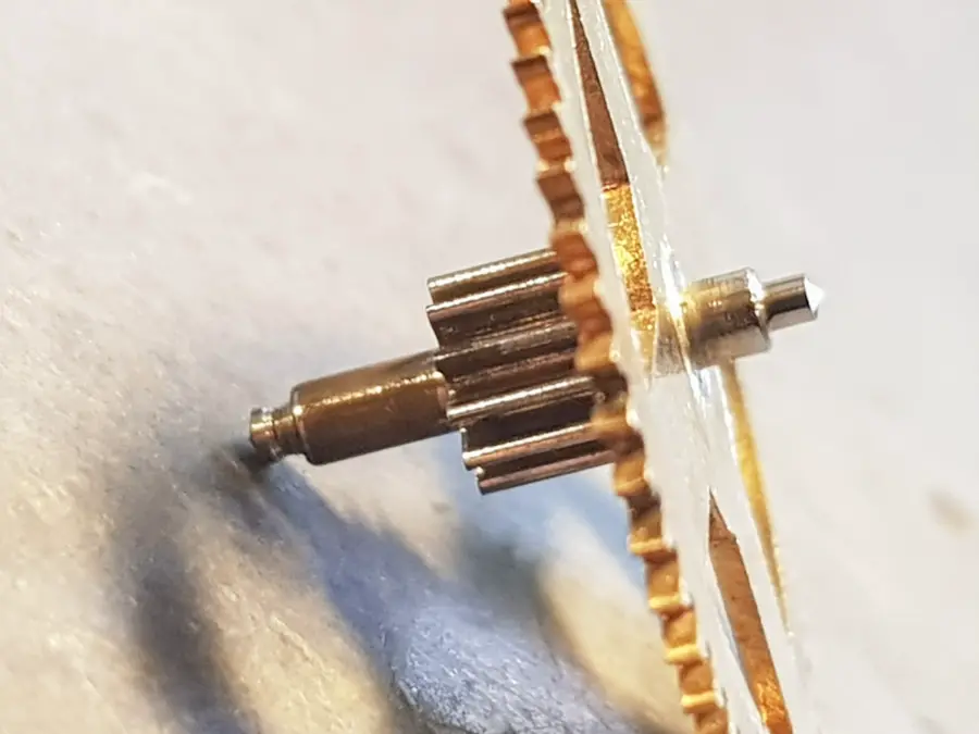 Uhrenmachermeister Bent Borwitzky Großuhrenwerkstatt in Hamburg Reparatur 02