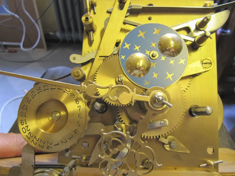 Uhrenmachermeister Bent Borwitzky Großuhrenwerkstatt in Hamburg Galerie 16